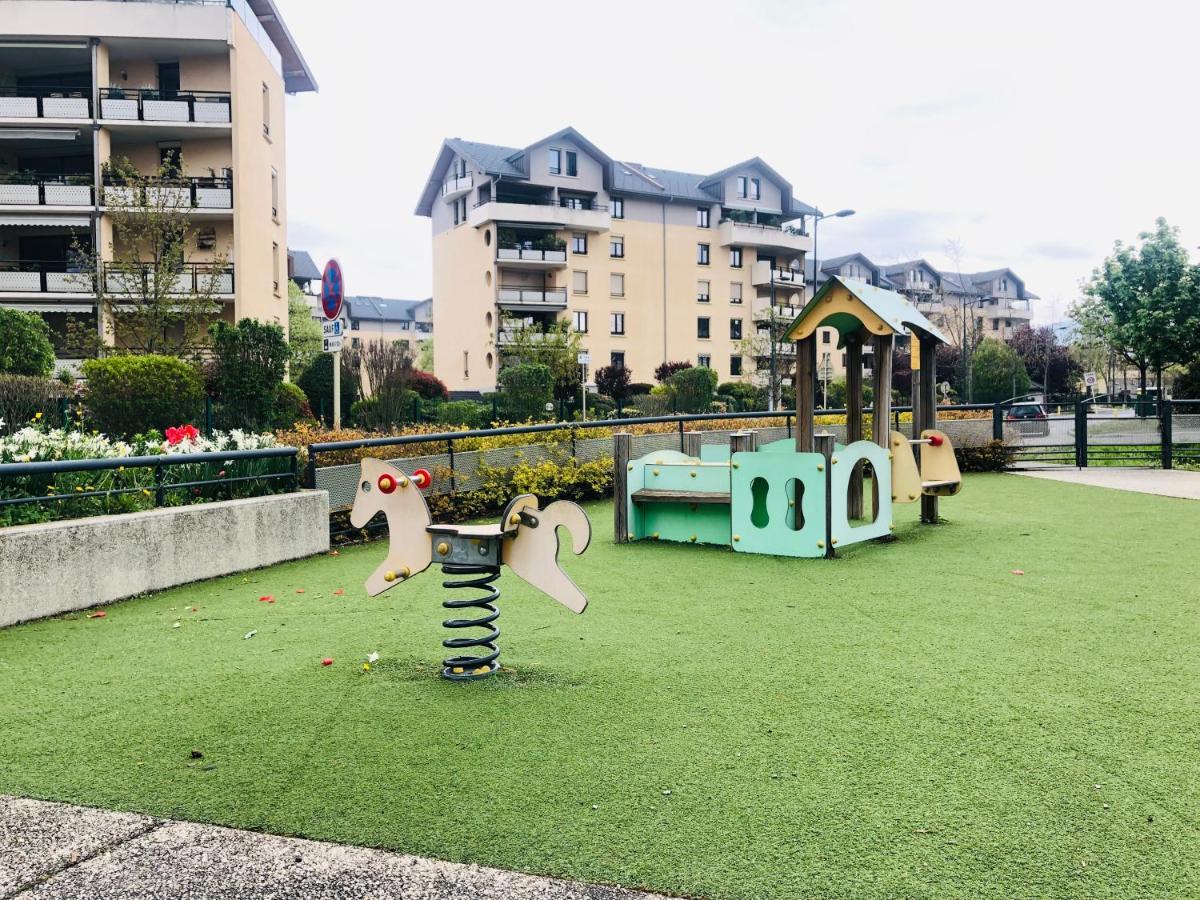 Beautiful Apartment Near Geneva Saint-Julien-en-Genevois Exterior foto